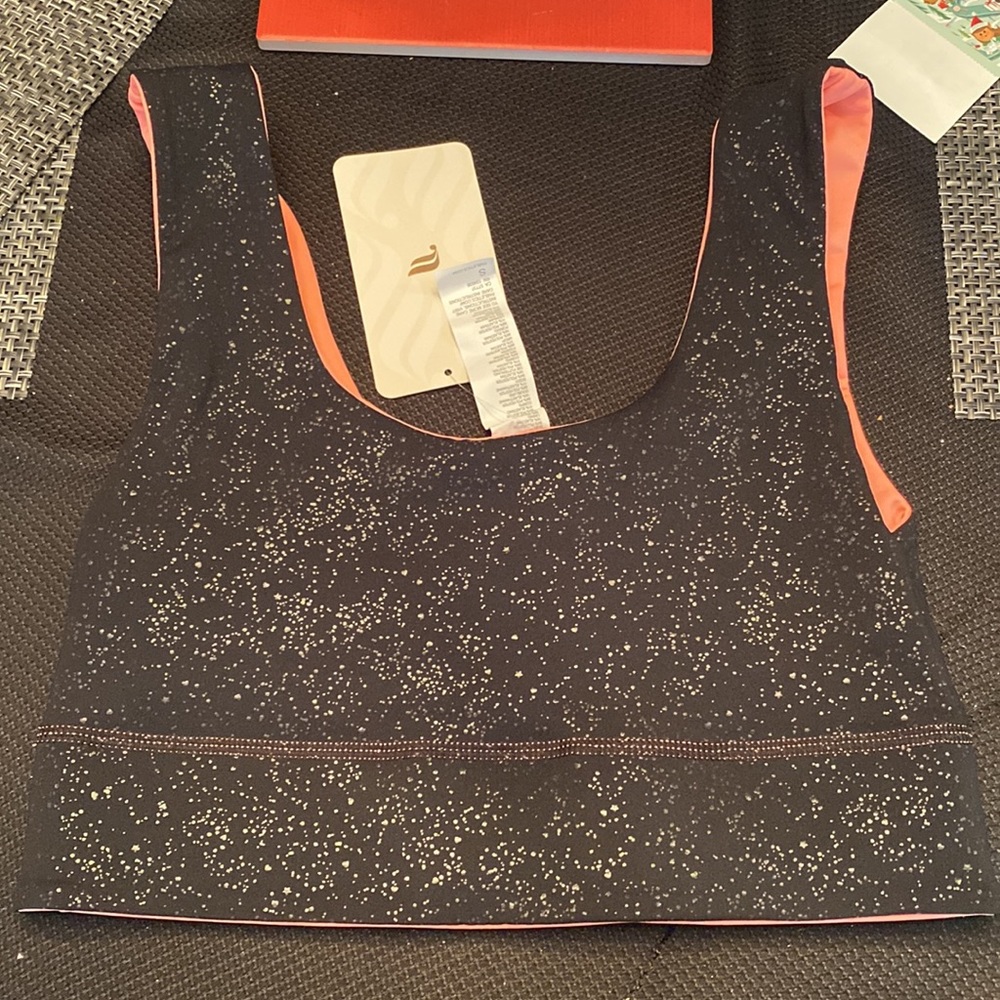 Fabletics Reversible Sports bra Small. NWT